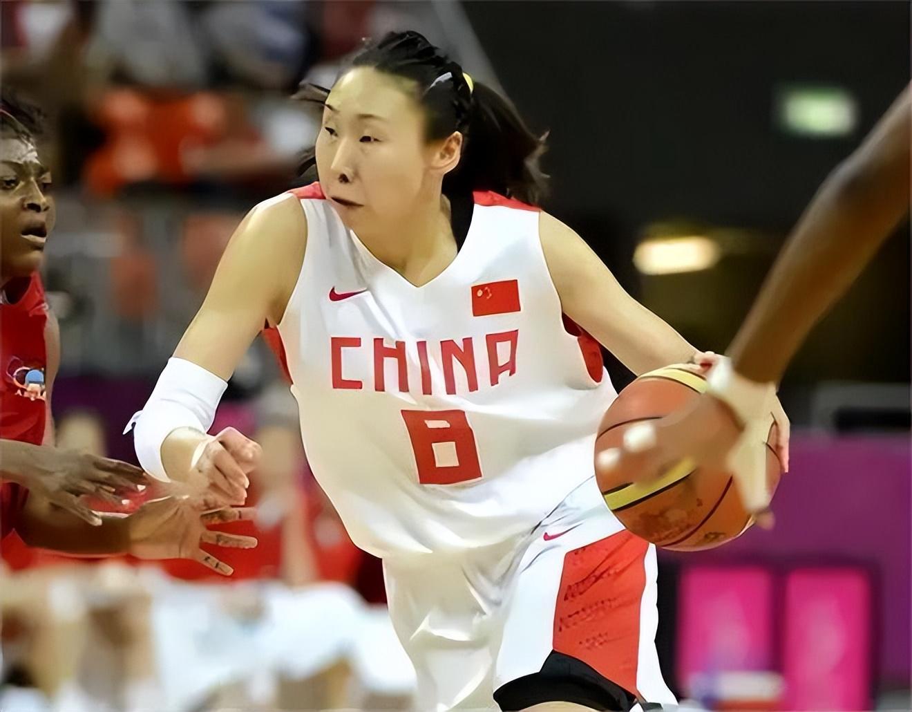 女篮传奇苗立杰近况:42岁气质优雅,享正师级待遇,今成气质辣妈