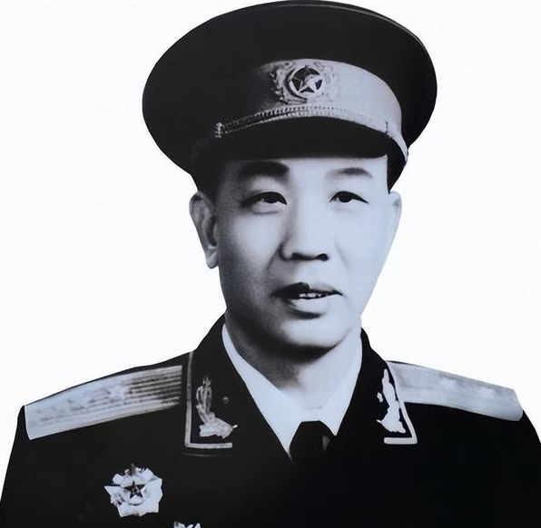 他曾治理新疆20年,1969年卻被迫遊街,四兒子被打死