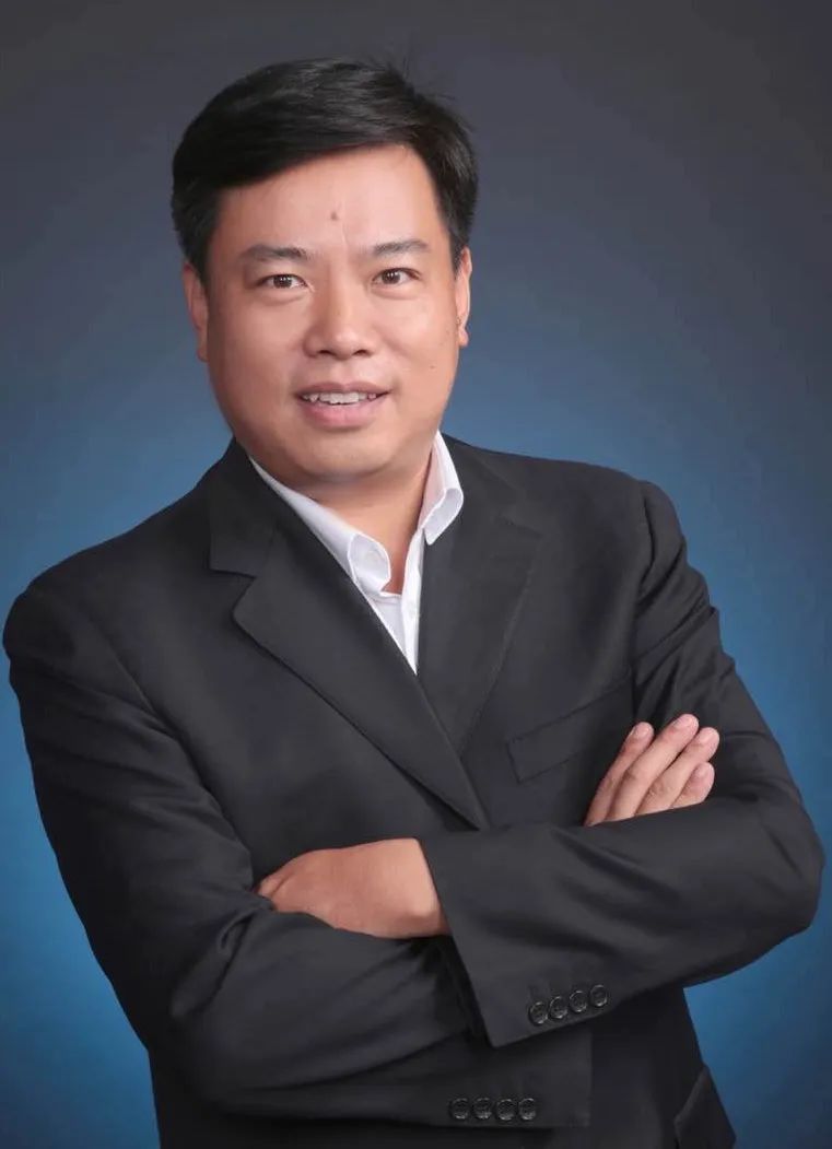 鸿合科技副总裁李水平博士谈教育数字化:技术要为老师减负