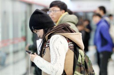 低头族要注意了~!压死颈椎的,往往就是最后一次低头