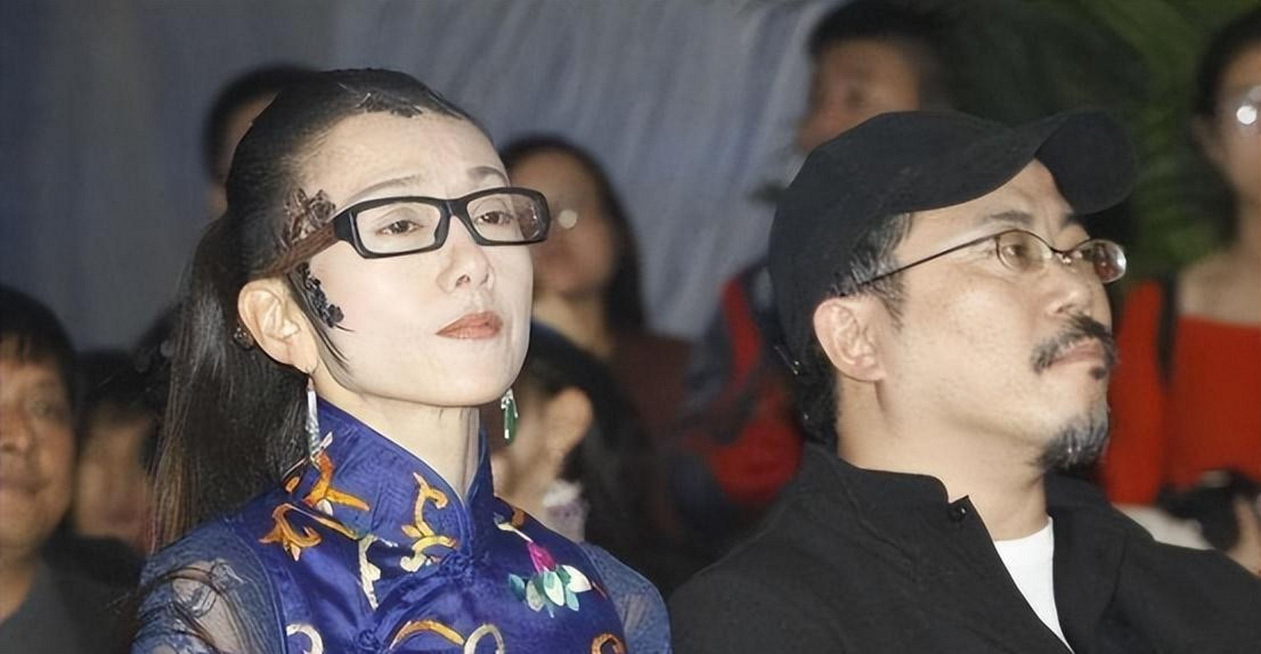 2002年,杨丽萍和百亿富豪刘淳晴结婚7年,刘淳晴对杨丽萍说:"亲爱的