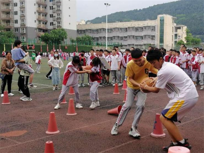 绵阳市盐亭县云溪实验中学开展心理游园活动