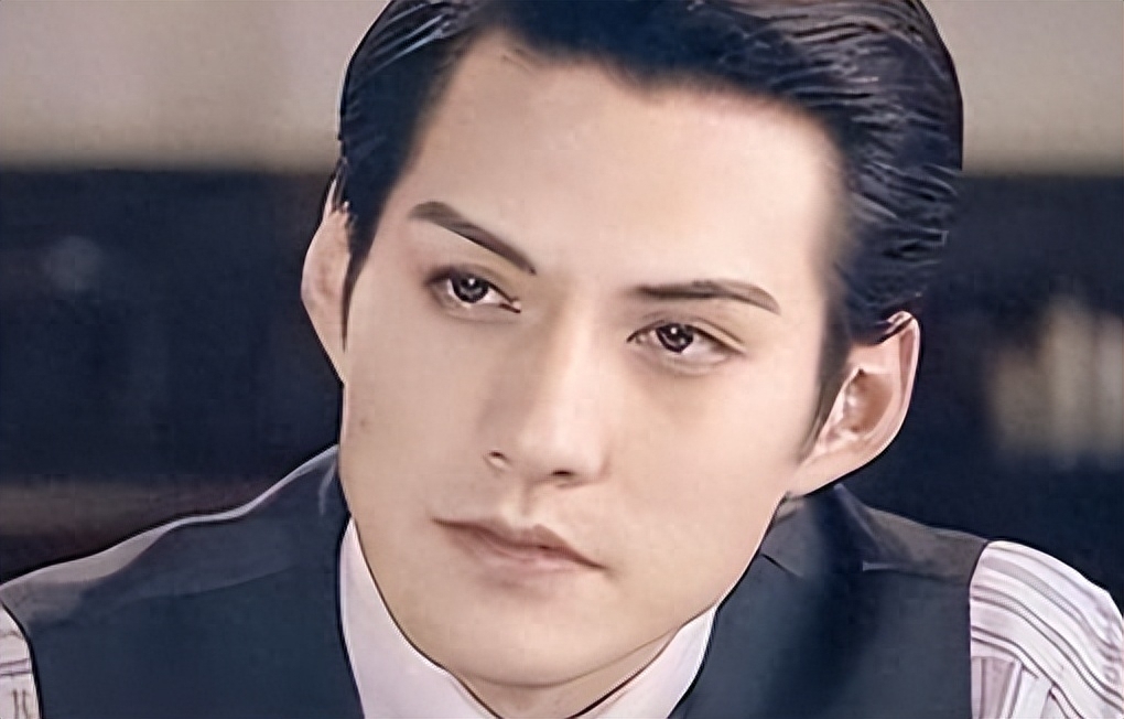 陈晓:"星星眼"独具魅力