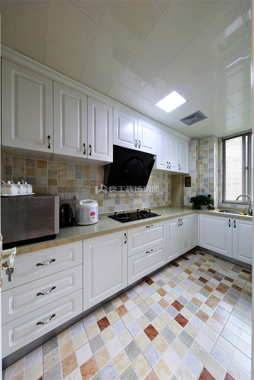 金隅田员外130方欧式风格装修效果图