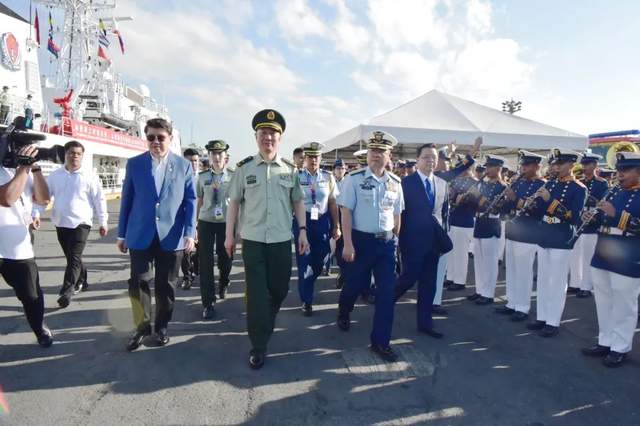 南海风云密布,小马科斯暗渡陈仓,菲律宾海岸警卫队联合美日演习