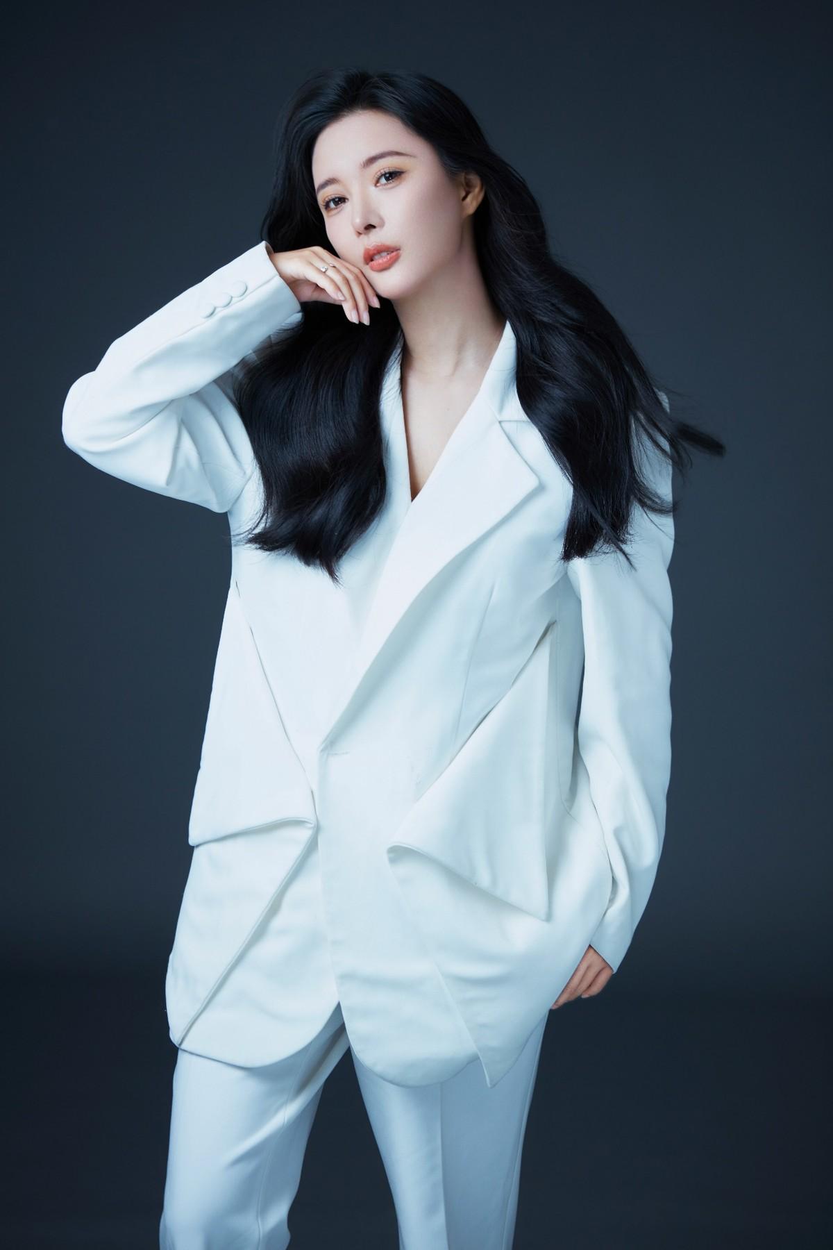 冯璧晴让欧美女星都心动的轻熟style