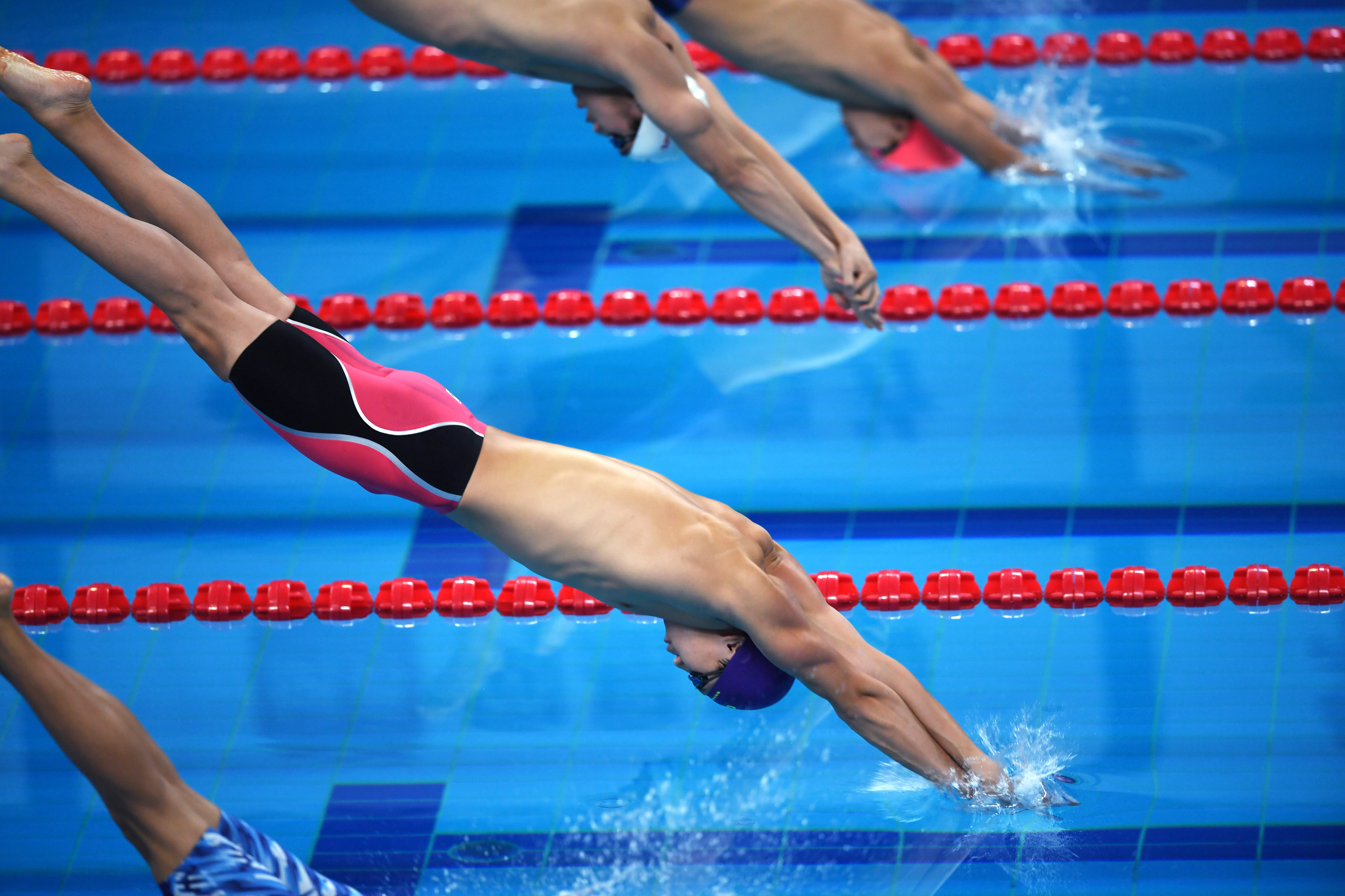 游泳——全国冠军赛:季新杰获得男子400米自由泳冠军