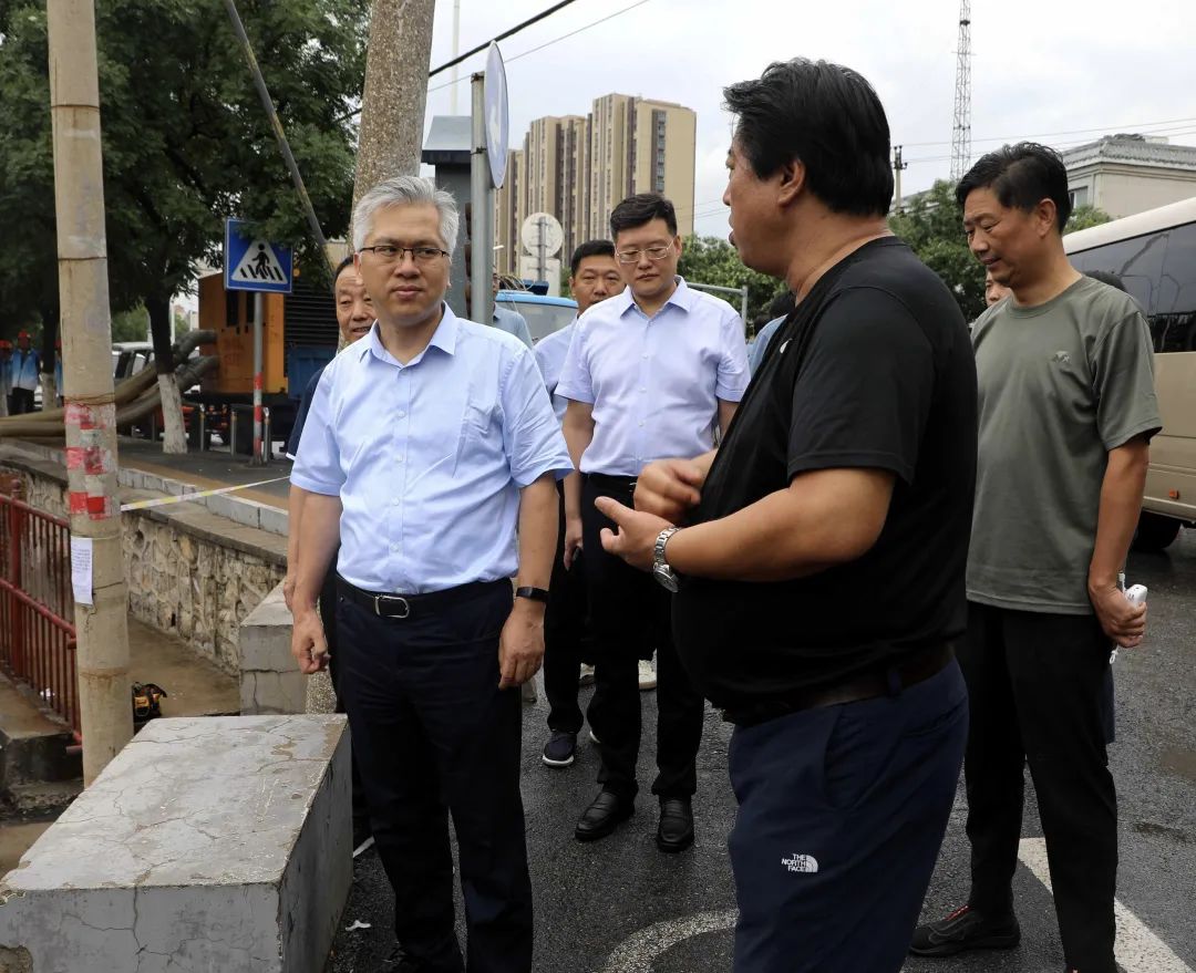 门头沟区委书记喻华锋,区委副书记,区长吕晨飞分别带队检查防汛工作