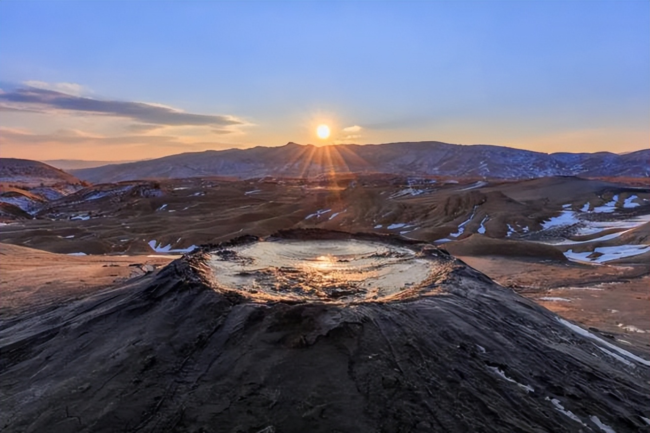 泥火山形状图片