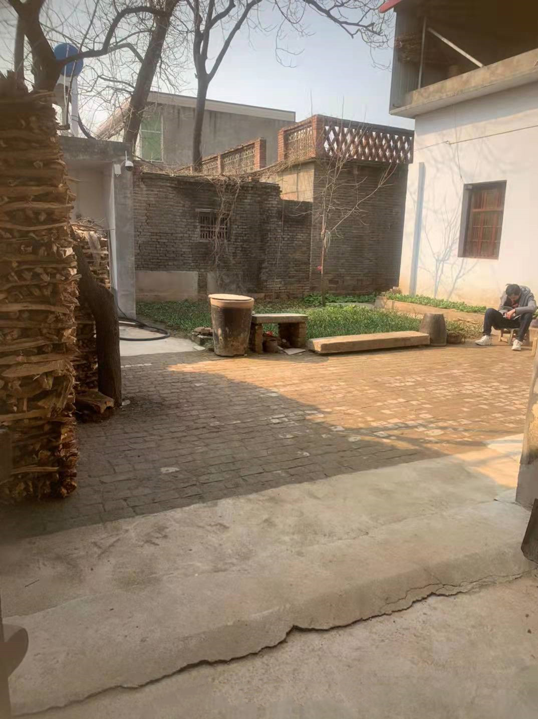 这是我见过最干净的农村院子,虽然简陋,但感觉很舒服