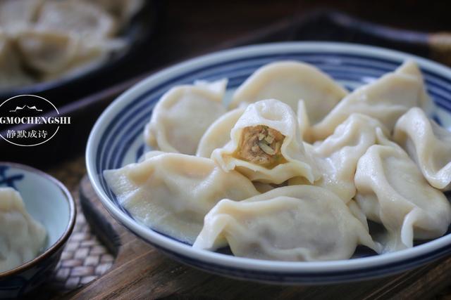 羊肉大葱饺子的正确做法,多加一步,馅儿不膻还倍儿香,个个爆汁