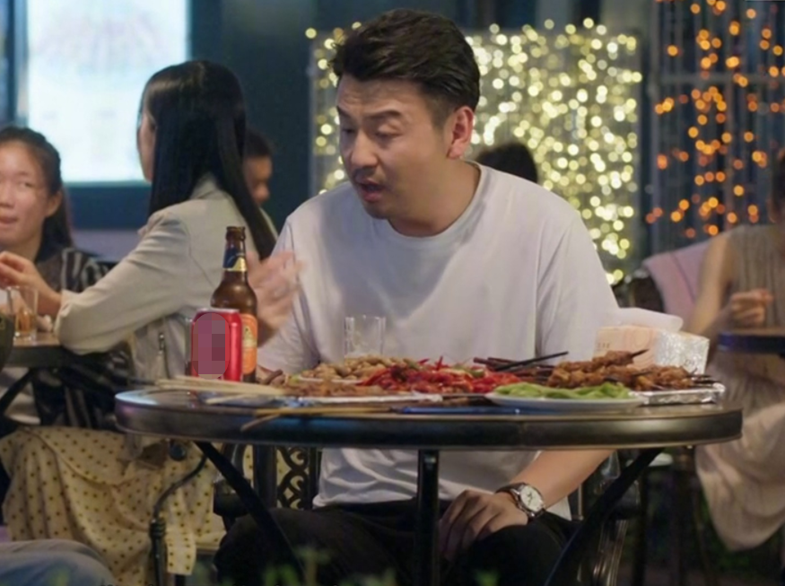 吃路边摊穿便服,雷佳音演《相逢时节》,打脸了多少"面瘫霸总"