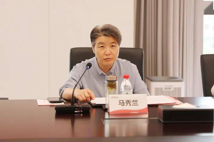 她,现任武威市市长,曾是全国最年轻优秀女县委书记,才华横溢