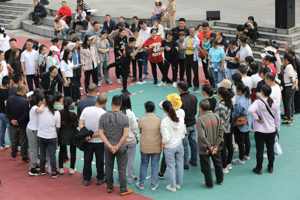 九龙坡区陶家镇第二届传统体育运动会暨全民健身月启动仪式举行