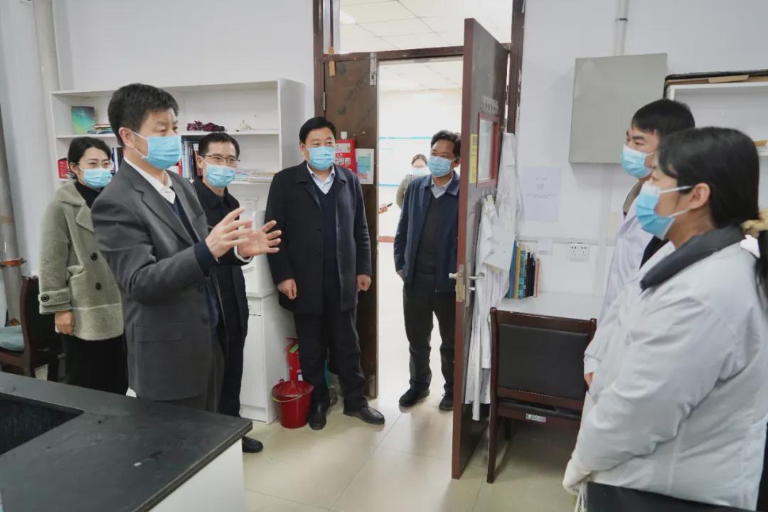 暖心!河南师范大学党委书记王宗敏看望慰问寒假留校学生!