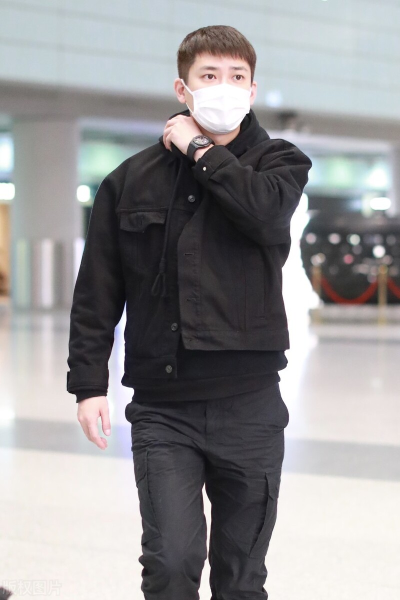 北京,熊梓淇现身机场