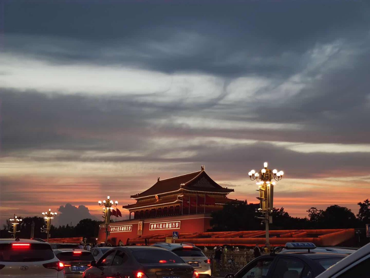 北京晚霞|“北京条状七彩晚霞”上热搜，美得像油画！你看到的是啥颜色？