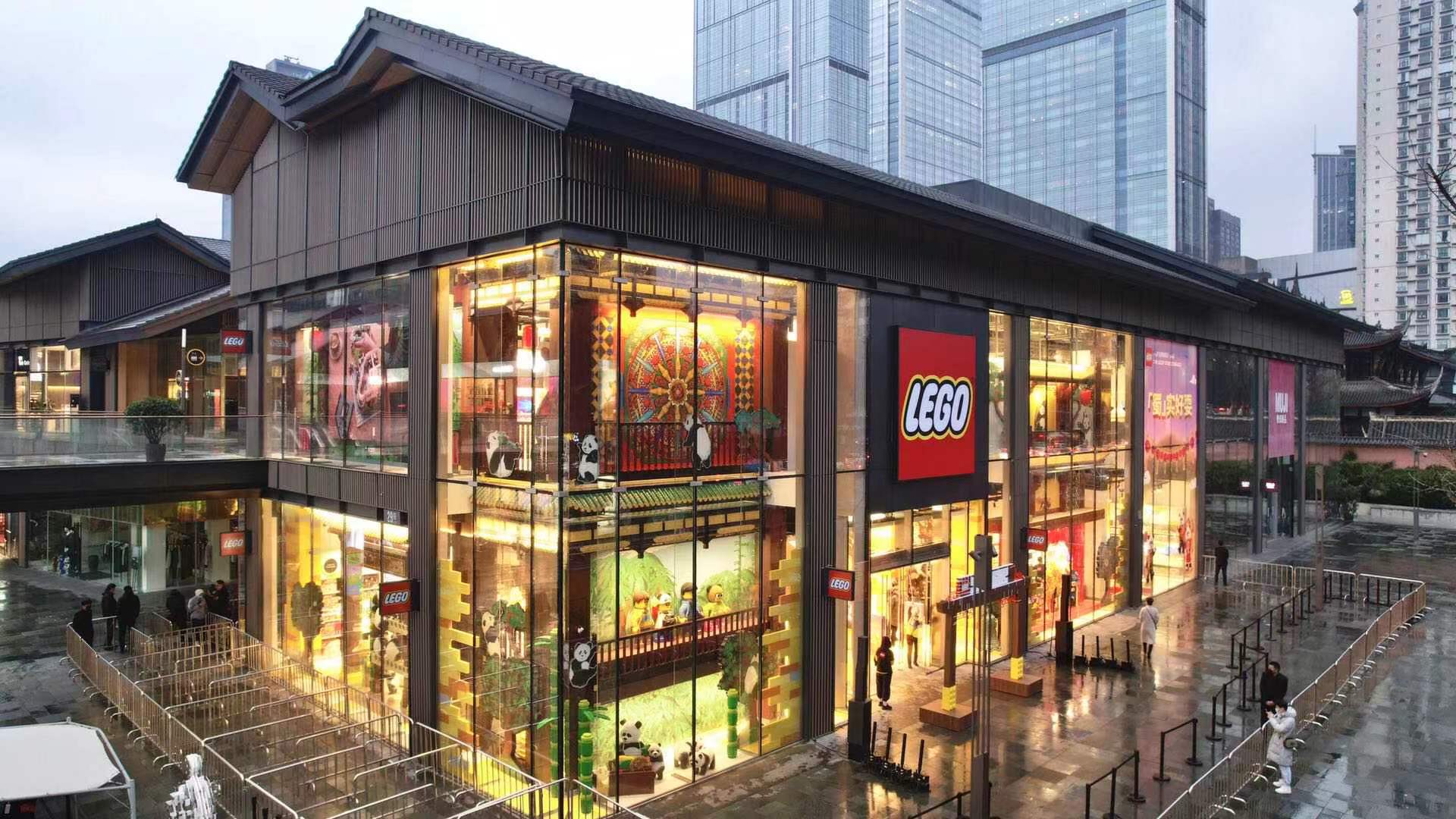 超级高人气!西部首家乐高品牌旗舰店亮相成都