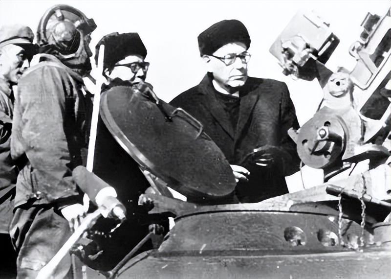 80年代"中美蜜月"!中国军工当年从美国淘了多少好东西?