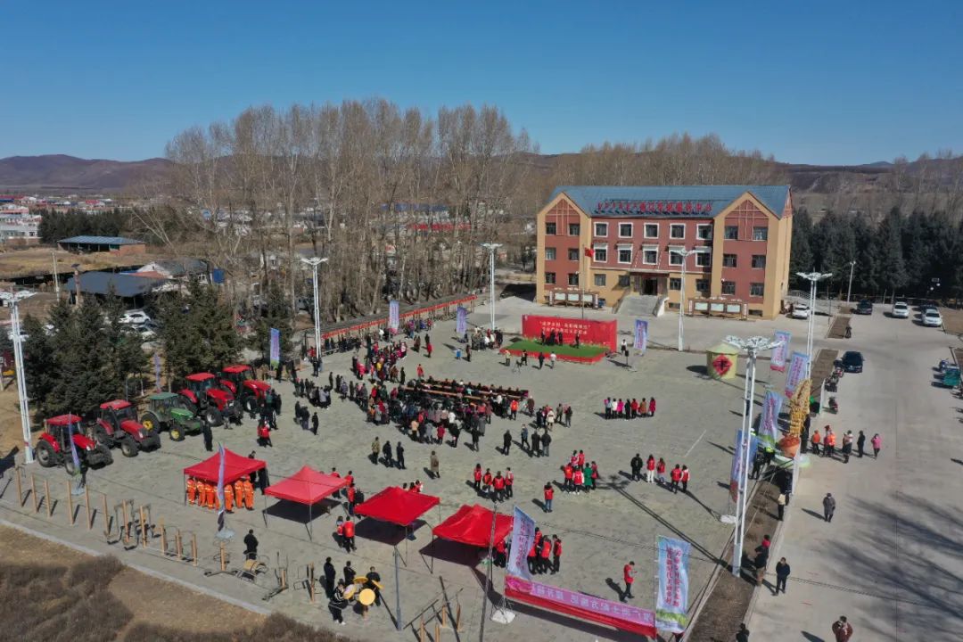 我们的舞台】兴安盟农牧民文艺活动在阿尔山市明水河镇西口村举办