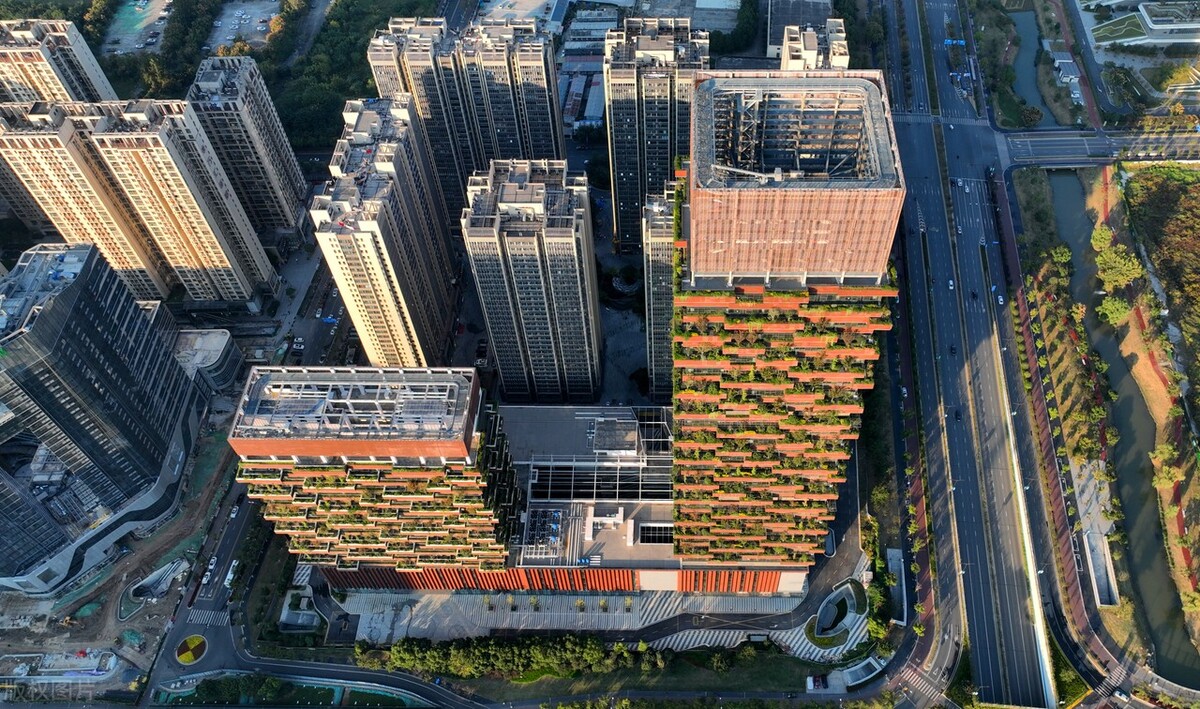 2023年10月21日,我们来到了江苏省南京市的江北"垂直森林"项目