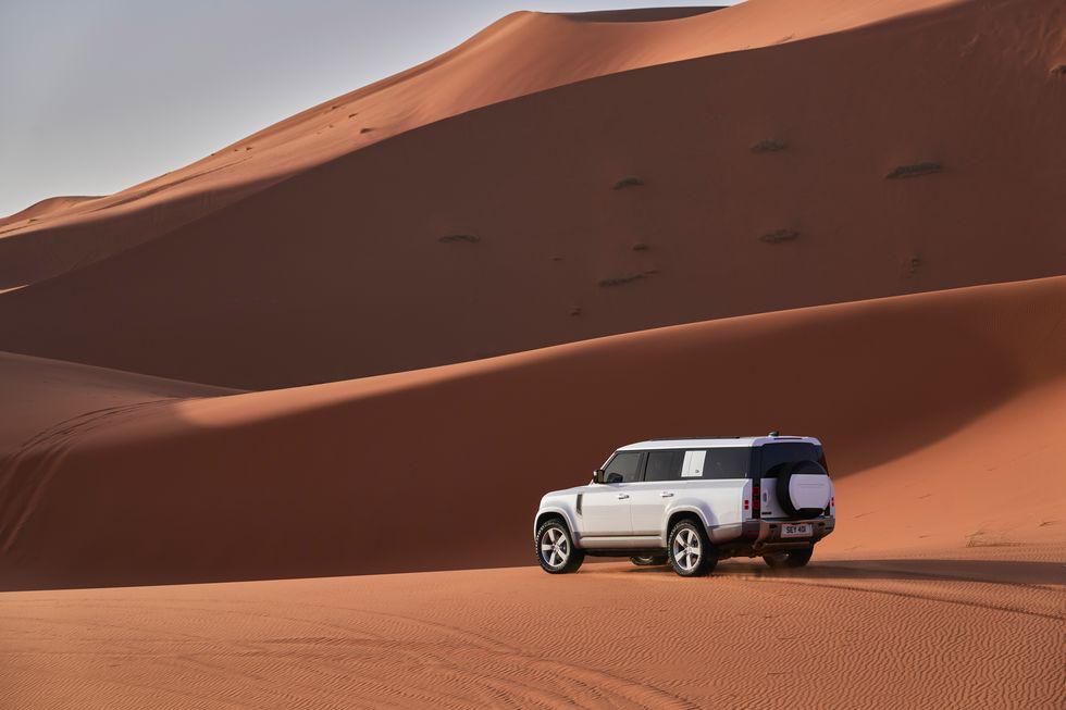 但新一代捍卫者的配置最大的好处是其卓越的道路驾驶性能,这使其达到