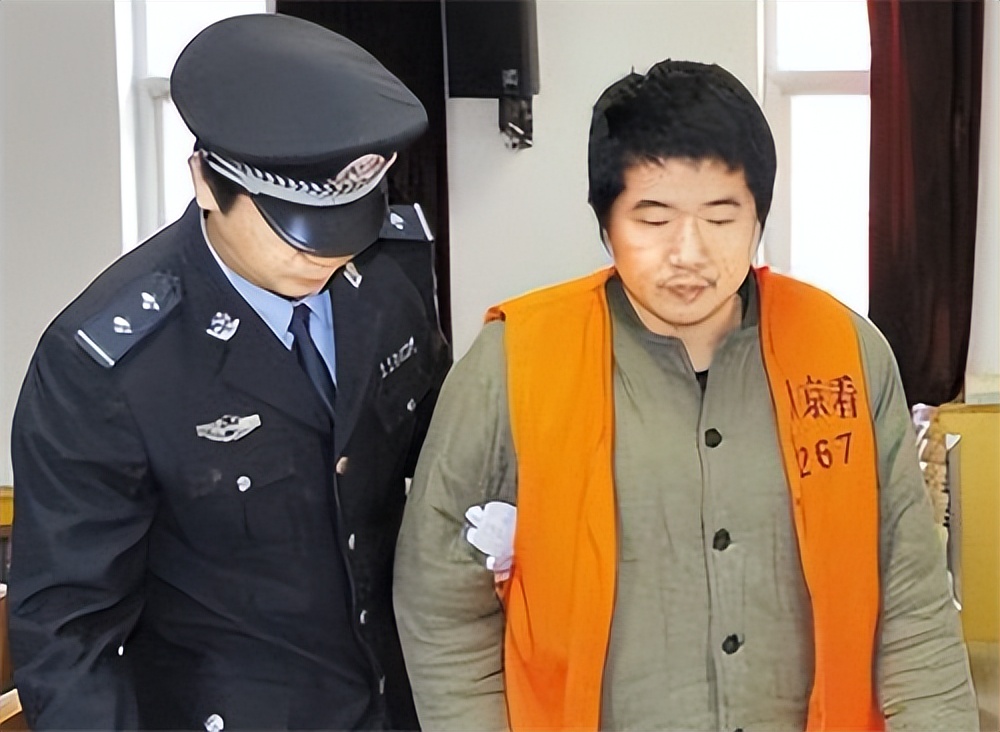 1993年中俄列车大劫案:6天6夜没有警察,4伙劫匪轮流洗劫女乘客