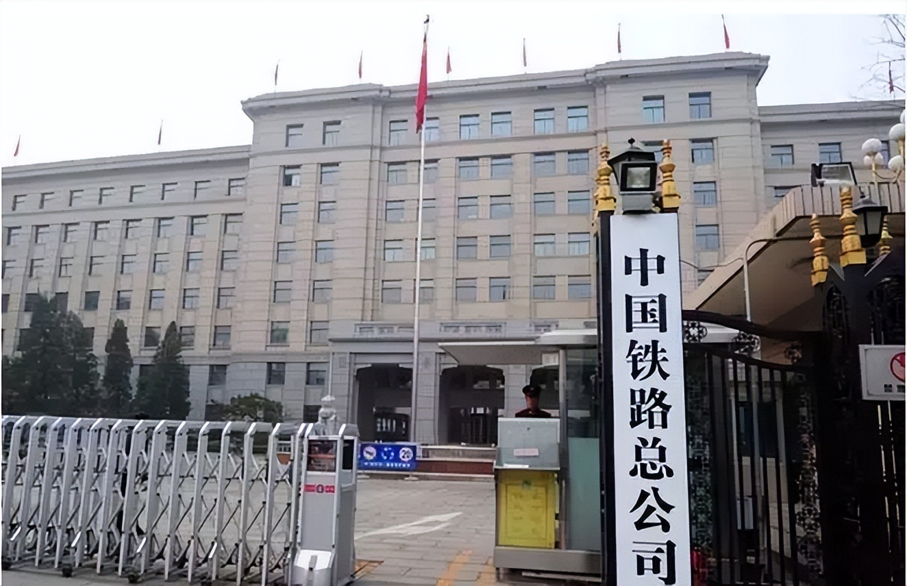 铁路部门下达新规,60岁以上老人乘车,有三大福利!你知道吗?