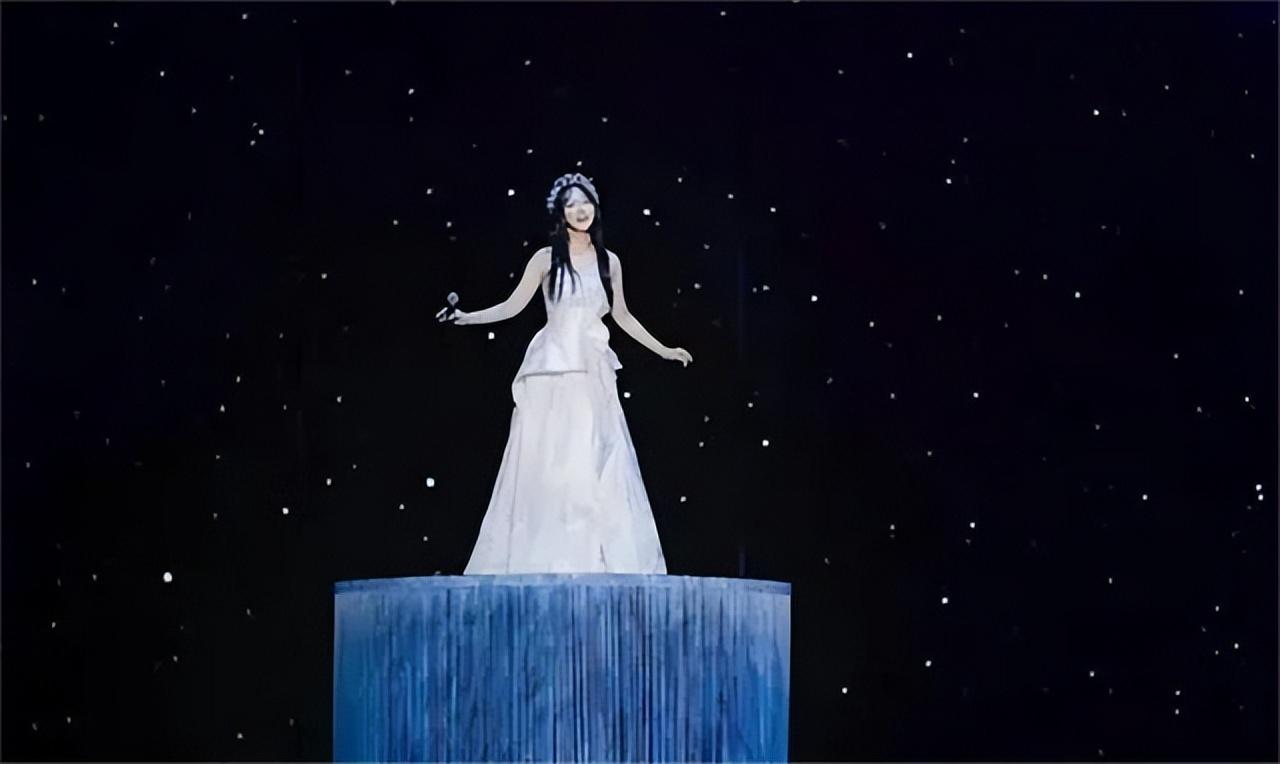 萨顶顶近照,和老公见面90分钟就闪婚,现在过上了豪门阔太的生活