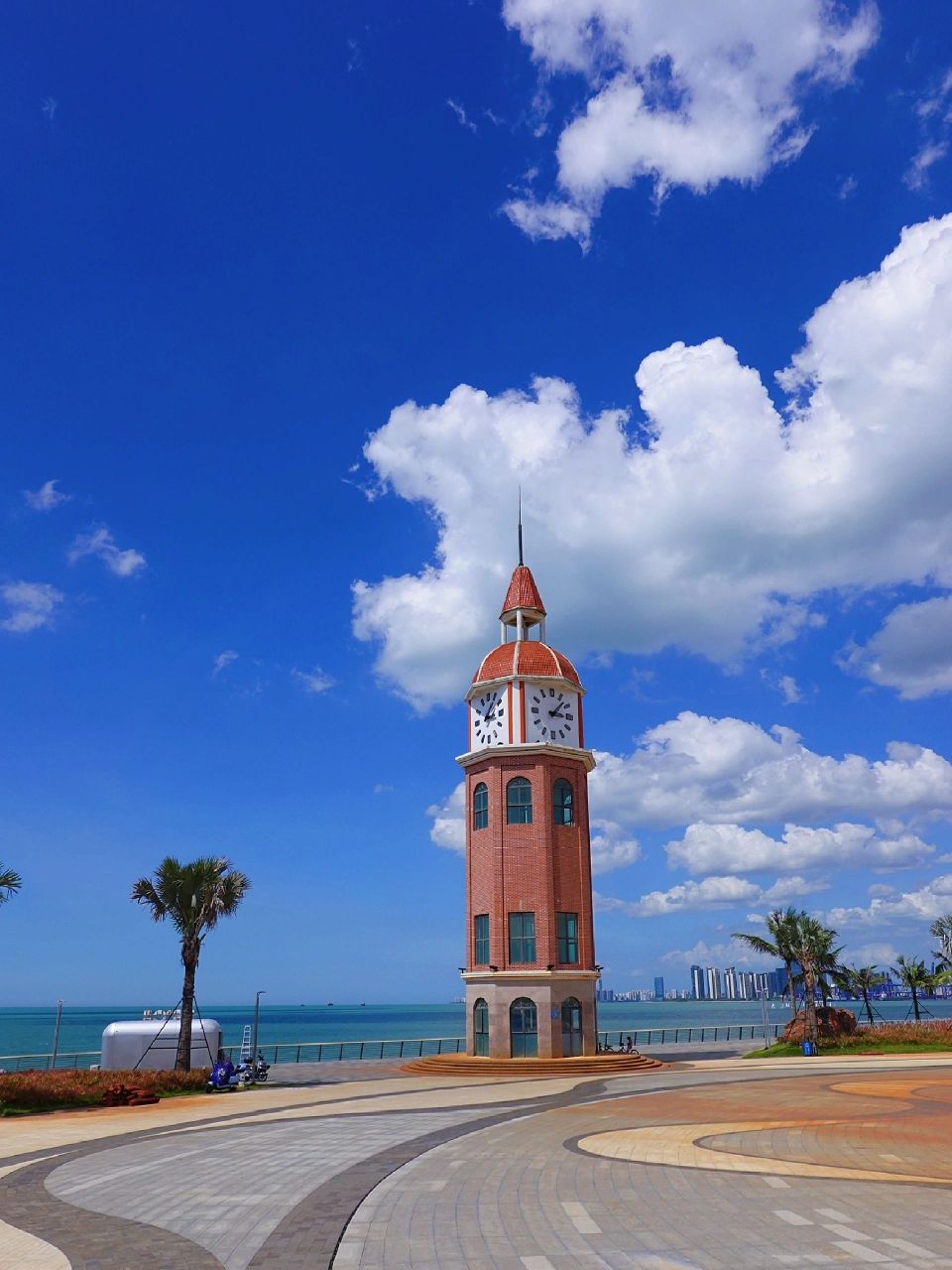海口西海岸假日海滩 导航定位海南海口市西海岸带状公园观景台,成片