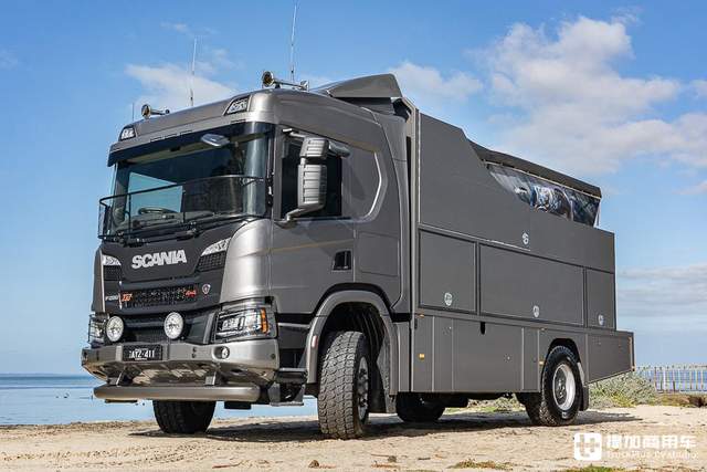 露营设备丰富,带车载快艇,斯堪尼亚p280 xt 4x4露营探险车实拍