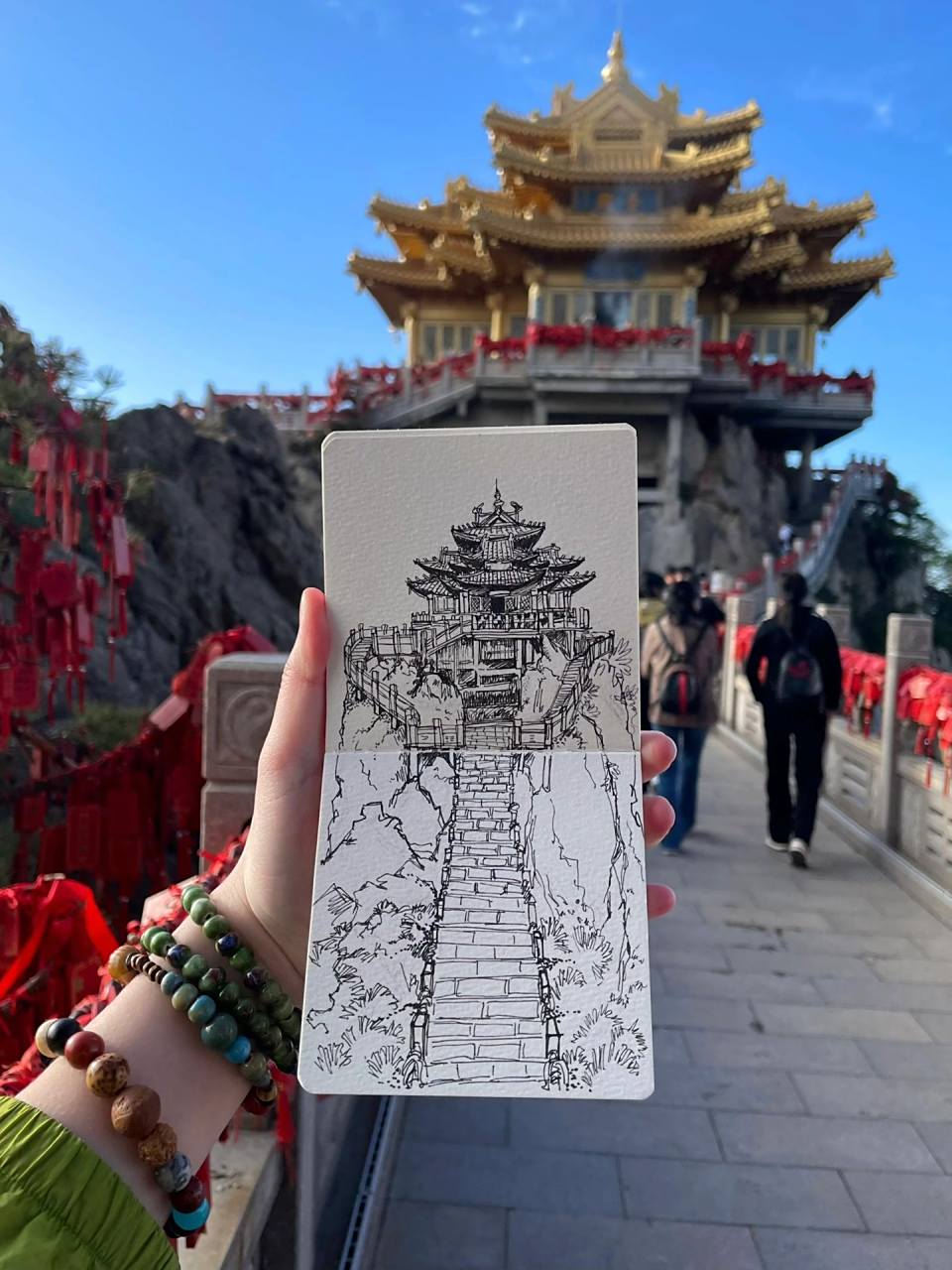 带着我的小速写打卡老君山金殿啦 久仰大名的老君山我