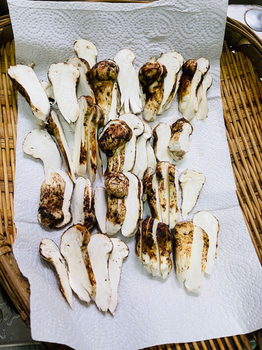 松茸保鲜储存方法,松茸要想保持口感,保存的方法很重要!