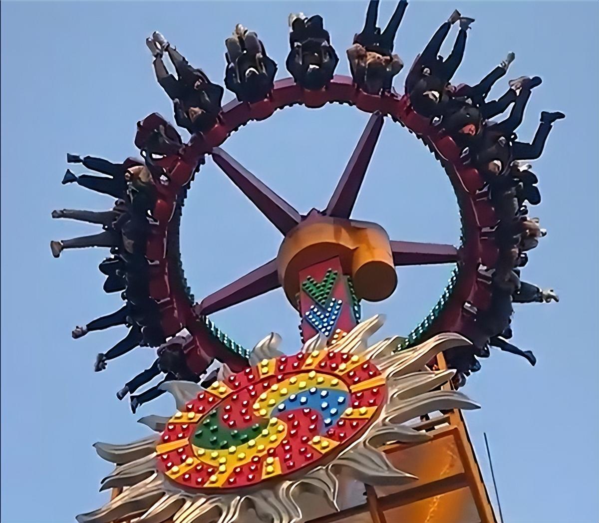 河南禅城旋转秋千失控,三门峡多人落水,多人受伤失联