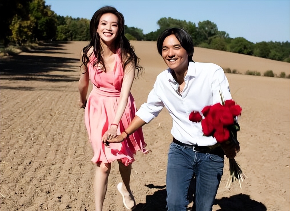 47岁舒淇满头白发,怼脸照显沧桑,老公冯德伦态度说明一切