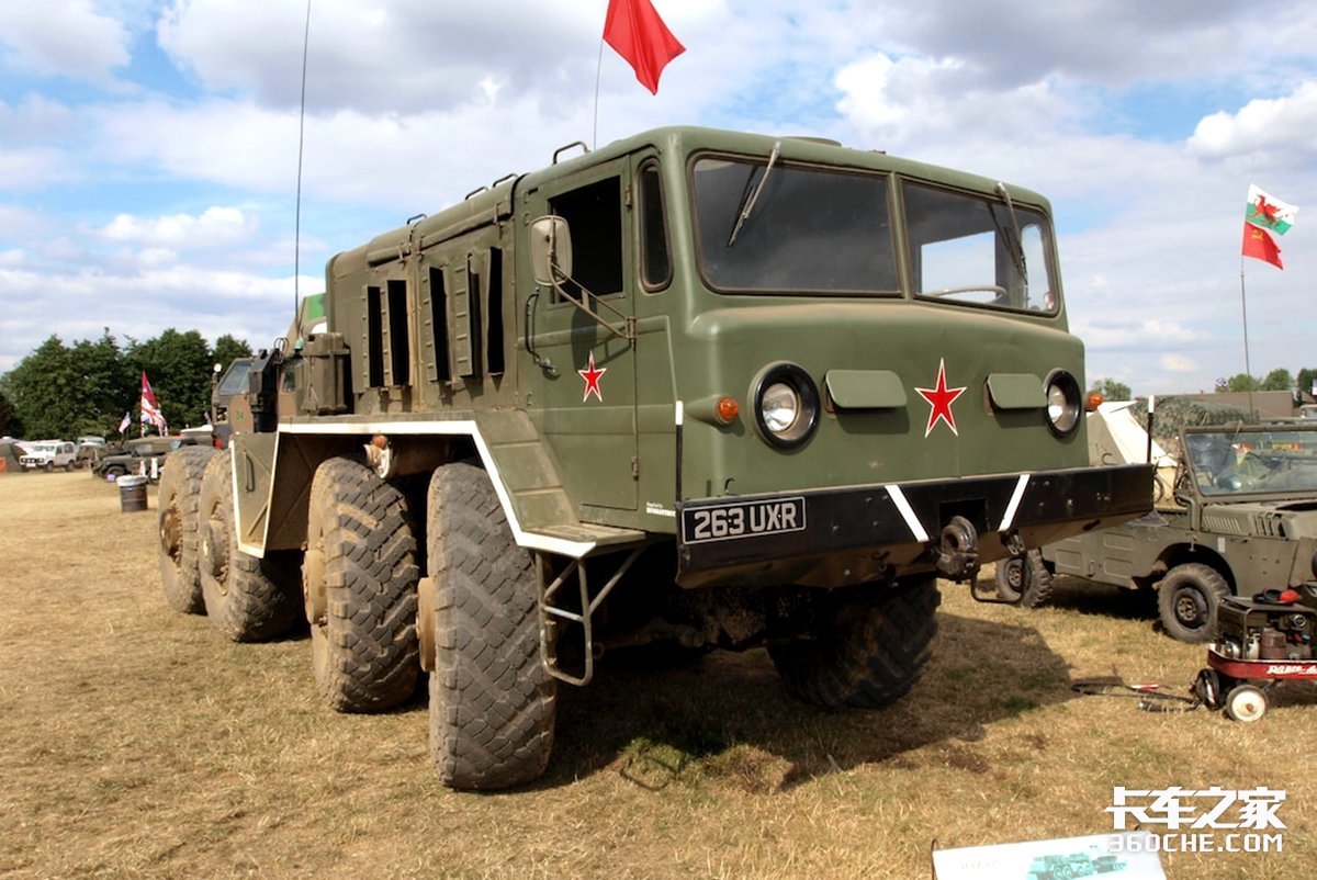 38.8升排量12缸发动机,百公里油耗75升,maz-537卡车怪兽见过吗