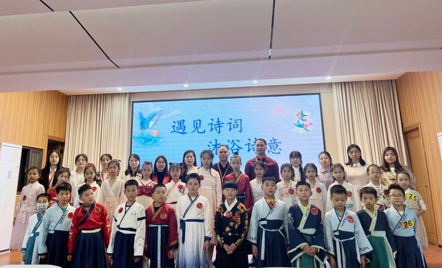 南昌县莲塘一中八一分校举行首届校园诗词大会