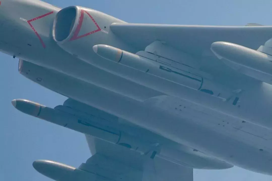 轰6已经改装到字母n,被改到极致的轰6n,还能玩出什么新花样?