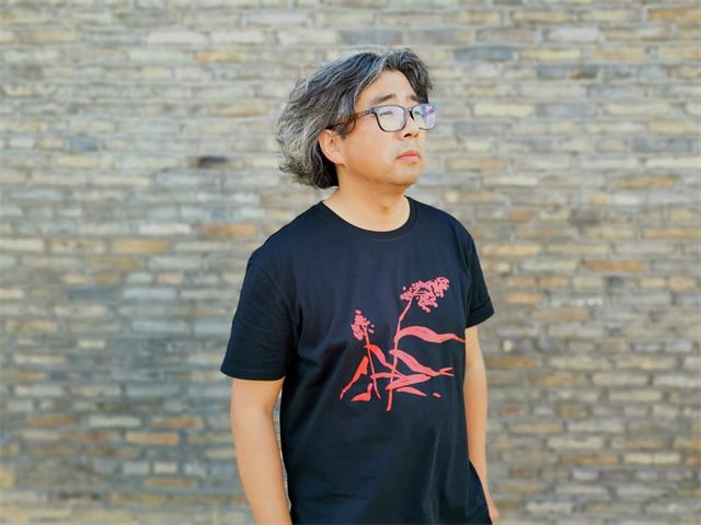 孚日家纺牵手艺术家刘铁飞