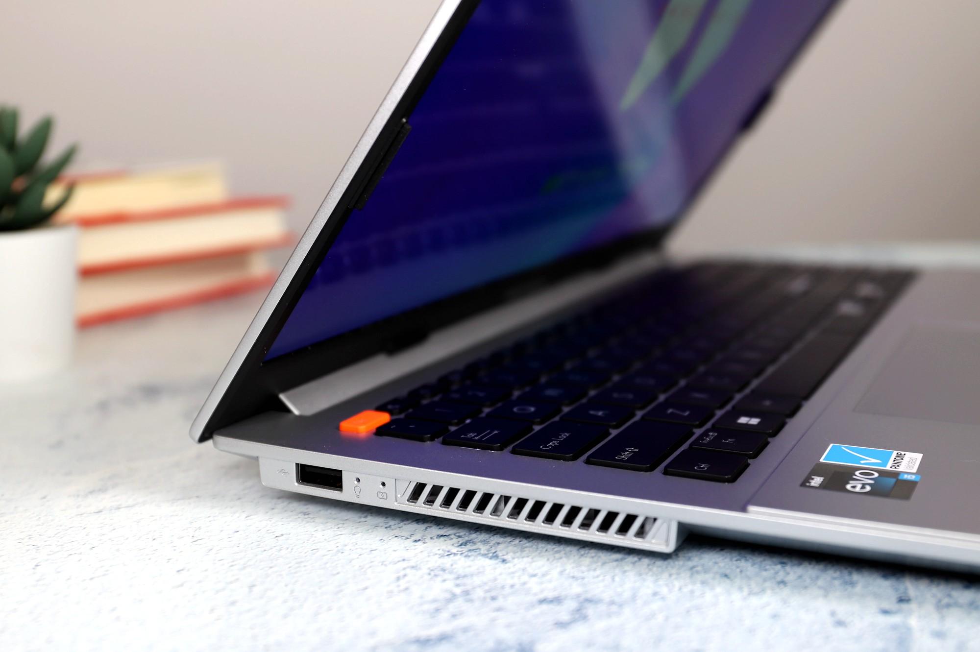 华硕无畏15i 2023轻薄本图赏:2.8k oled屏 13代标压有实力