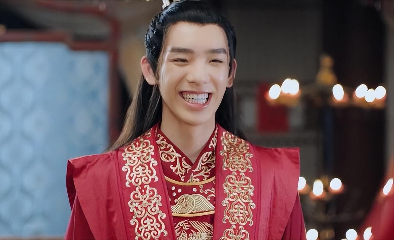 小时候好看又有灵气,长大泯然众人,9位长"歪"的童星,太可惜