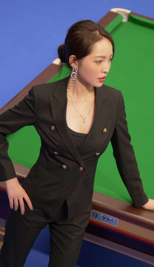 王钟瑶:台球美女裁判,颜值与实力并存