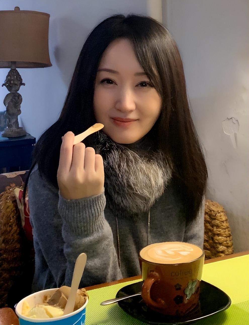 善恶终有报?没想到52岁"无人敢娶"的杨钰莹,才是真的人生赢家