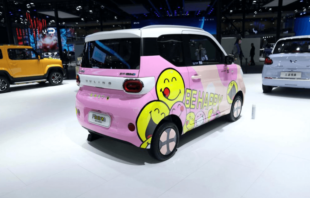 呆萌可爱又升级!网红爆款五菱宏光推出mini第三代马卡龙,心动吗