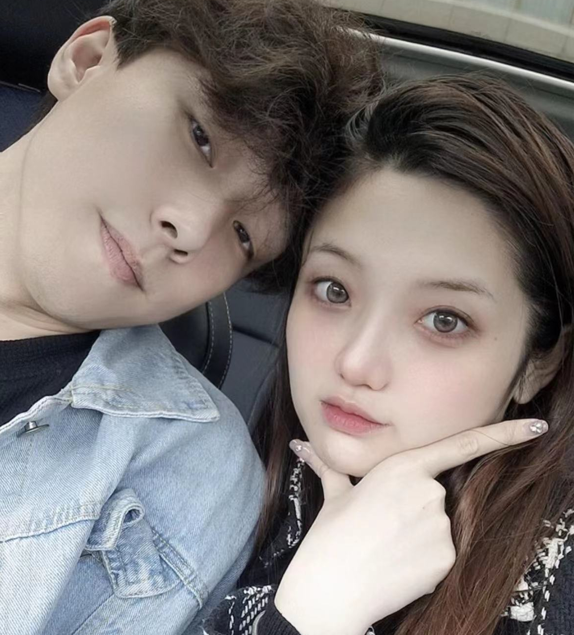 "冰柠檬"张兆艺大婚,老公抱一岁女儿参加婚礼,现场梦幻浪漫