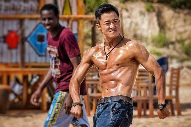 张涵予一身"肌肉"依然坚持健身锻炼,你还在四处观望吗?