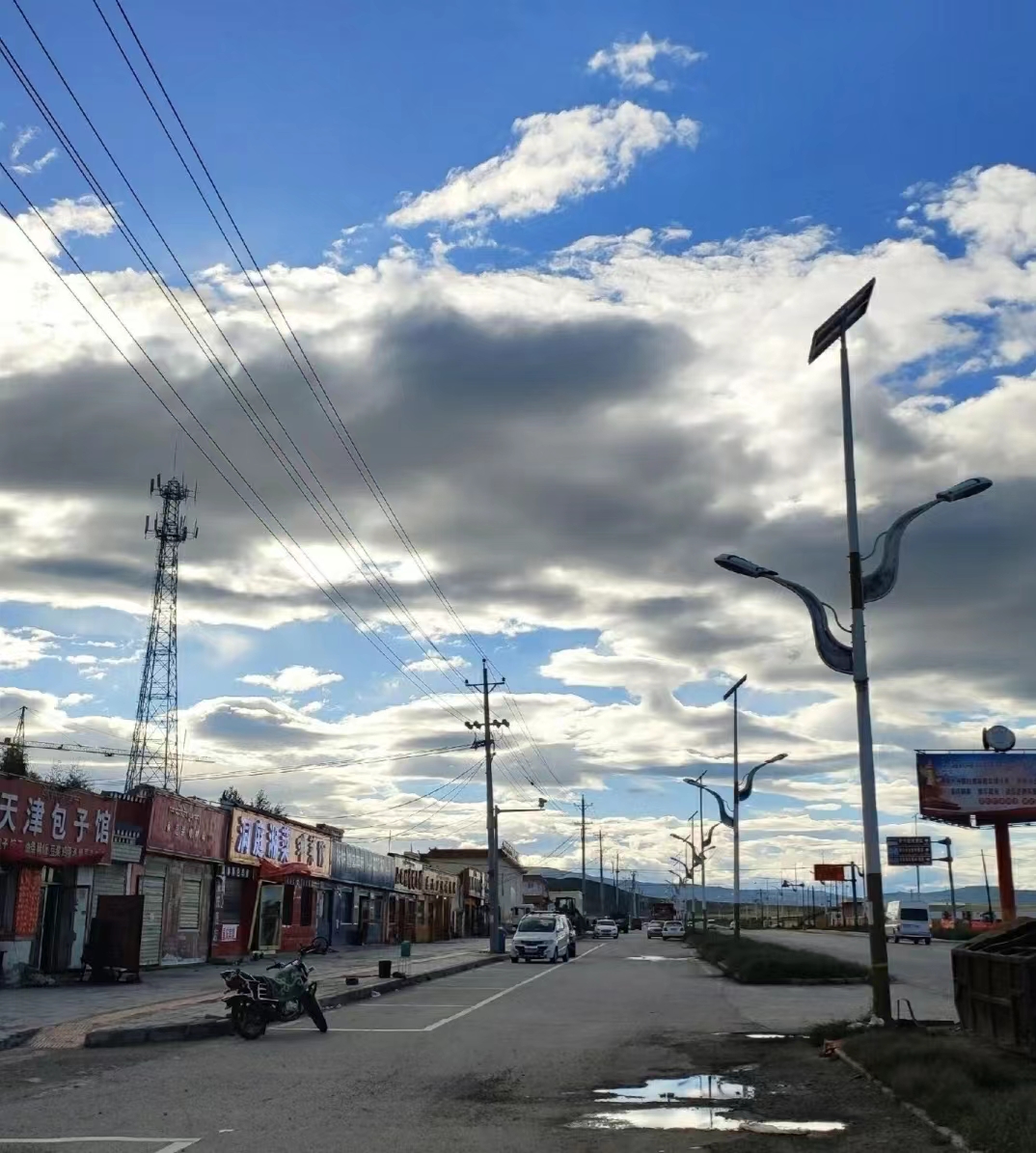 黑夜里的璀璨星空与金灿灿的闪耀日出——黑马河镇