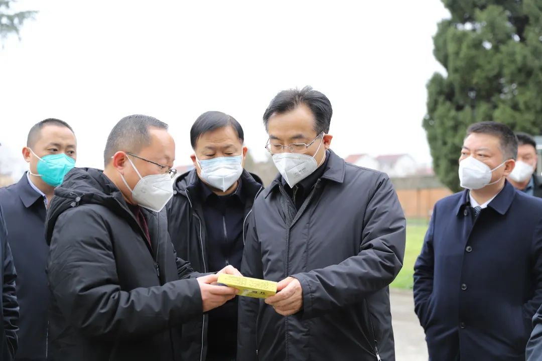 汉中市委书记钟洪江到城固汉台调研医疗服务和药品供应情况