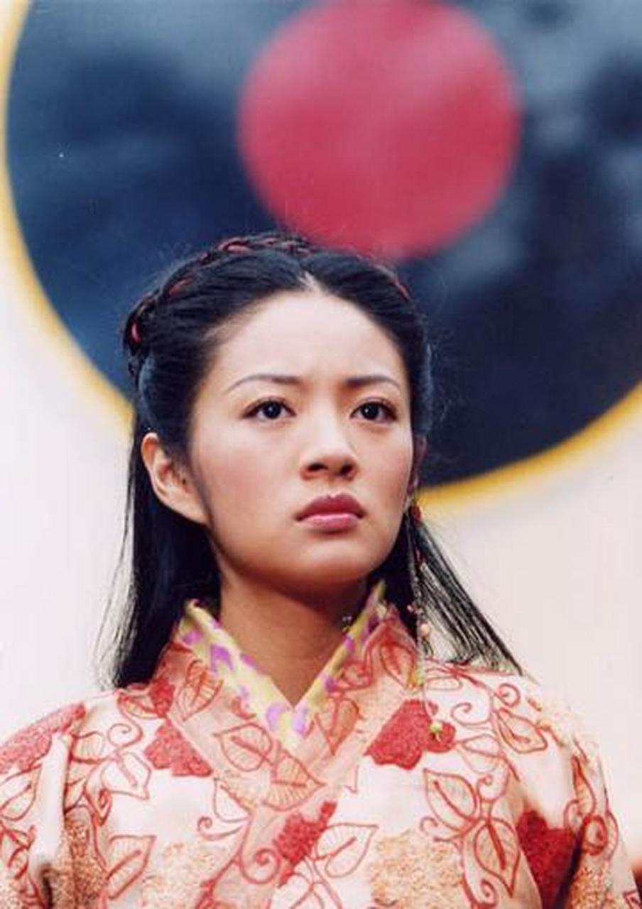 当年安以轩在《仙剑奇侠传》里饰演的林月如,不知道成为多少人心中的