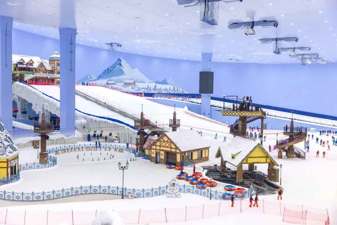 郑州融创室内滑雪场图片